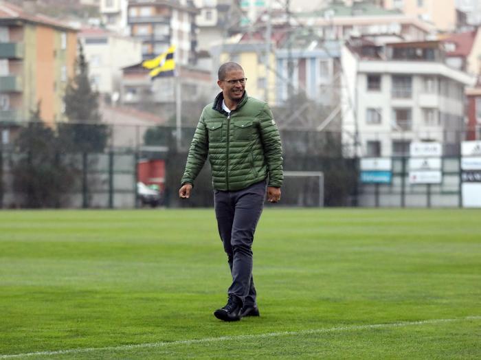 Alex de Souza yıllar sonra Samandırada Fenerbahçeyi çok özlemiş...