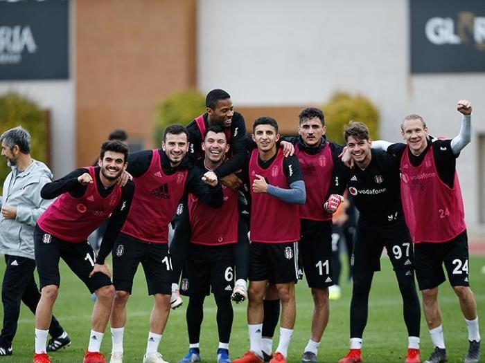 Garry Medel gitmediğine pişman