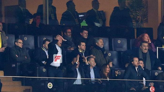 Fenerbahçe - Konyaspor maçında Ali Koç yıkıldı İşte o anlar