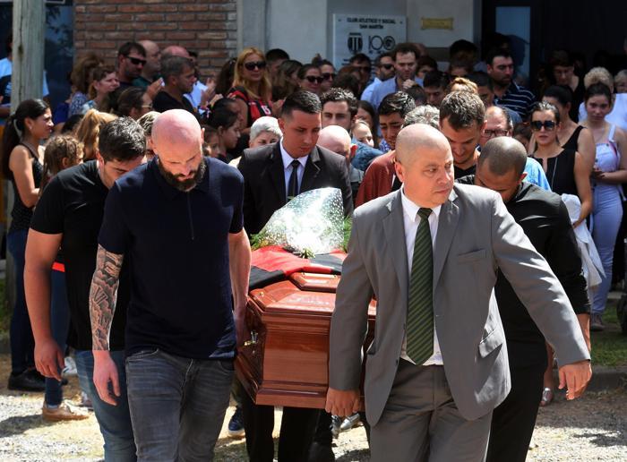 Emiliano Sala son yolculuğuna uğurlandı