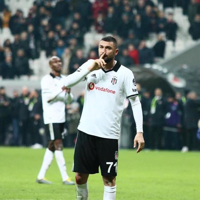 Beşiktaşın Atiba kararı Sözleşmesi bitiyor