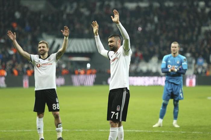 Beşiktaşın Atiba kararı Sözleşmesi bitiyor