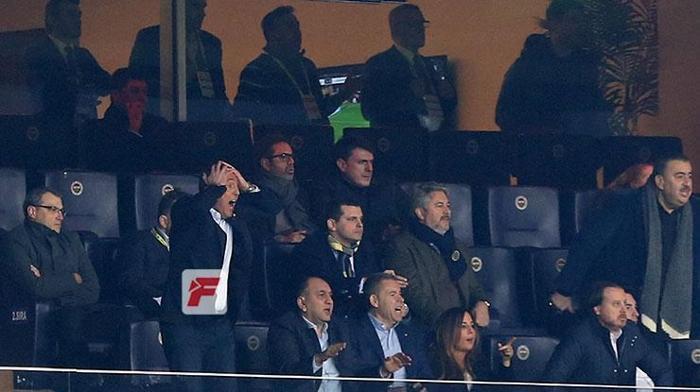 Fenerbahçe - Konyaspor maçında Ali Koç yıkıldı İşte o anlar