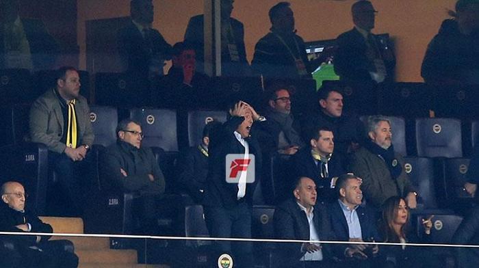 Fenerbahçe - Konyaspor maçında Ali Koç yıkıldı İşte o anlar