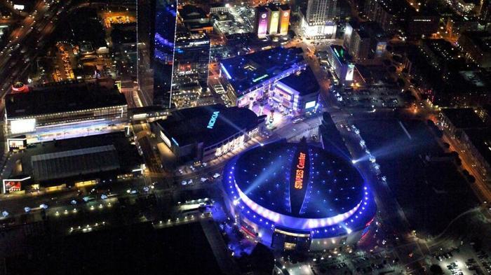 Lakers ve Clippersın evi Staples Centerda askeri tatbikat