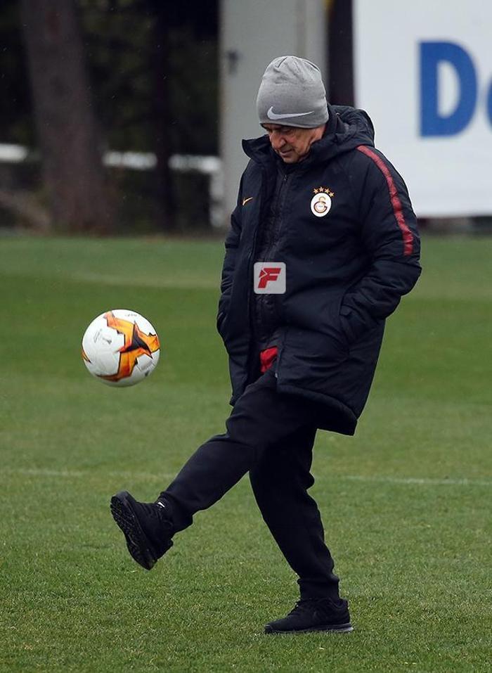Fatih Terim Galatasaray - Benfica maçı öncesi idmanda şov yaptı