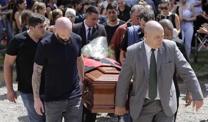 Emiliano Sala son yolculuğuna uğurlandı