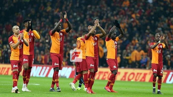 Fatih Terimin gözüne girdi Sarıldı ve tebrik etti...