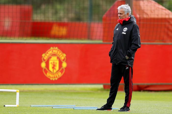 Manchester Unitedda Pogba-Mourinho savaşı sürüyor
