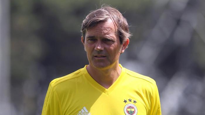 Phillip Cocu Fenerbahçeden ayrılmıyor çünkü...