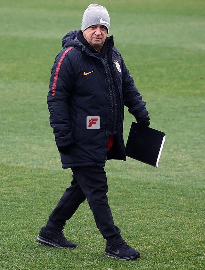 Fatih Terim Galatasaray - Benfica maçı öncesi idmanda şov yaptı