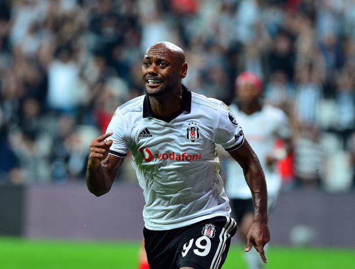 Beşiktaşın golcüsü Vagner Love Eden Hazard ile yarışıyor