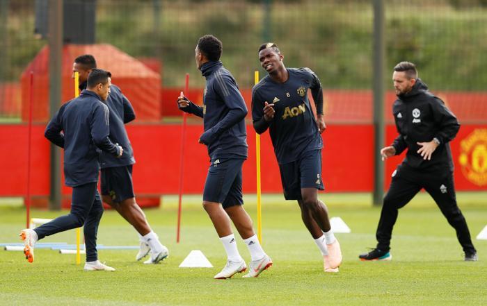 Manchester Unitedda Pogba-Mourinho savaşı sürüyor