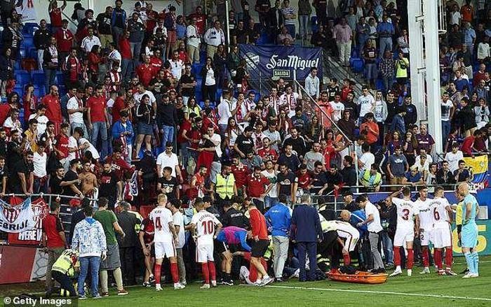 Sevilla maçında tribün çöktü, 8 kişi hastanelik oldu