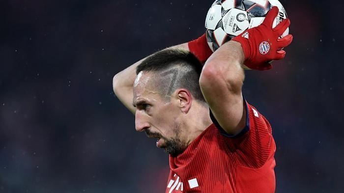 Galatasarayda Ribery gelişmesi... Kaçarcasına gitmişti