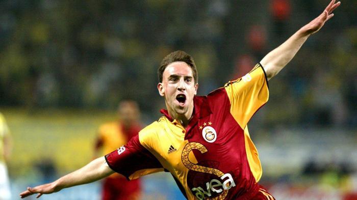 Galatasarayda Ribery gelişmesi... Kaçarcasına gitmişti