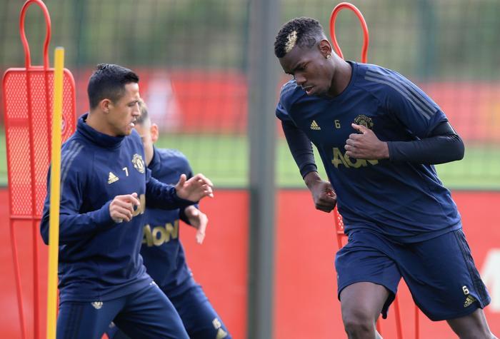Manchester Unitedda Pogba-Mourinho savaşı sürüyor