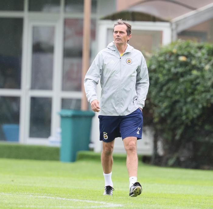 Phillip Cocu Fenerbahçeden ayrılmıyor çünkü...