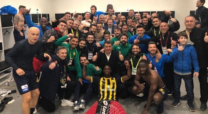 Ankaragücü teknik direktörü golden sonra yere yığıldı