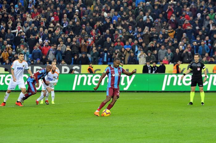 Trabzonsporda Hugo Rodallega depremi