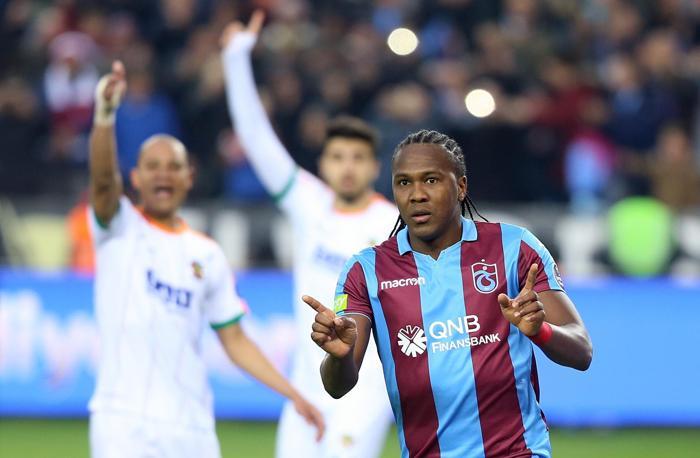 Trabzonsporda Hugo Rodallega depremi