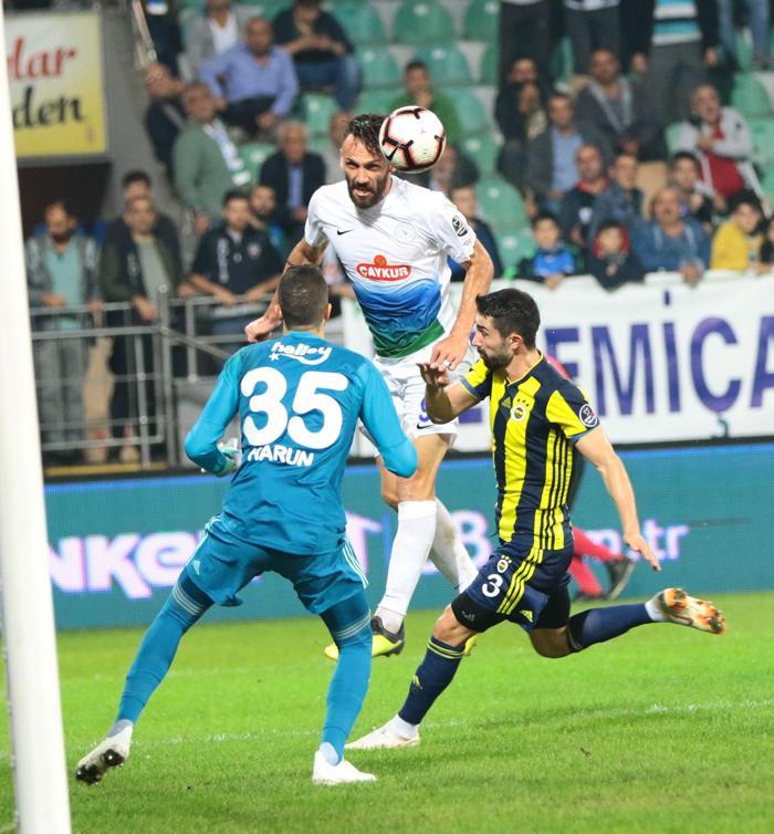 Kaptanlar maç sonu taraftara gitti