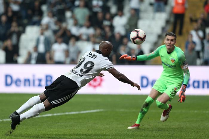 Gecenin sorusu (Erman Özgür)