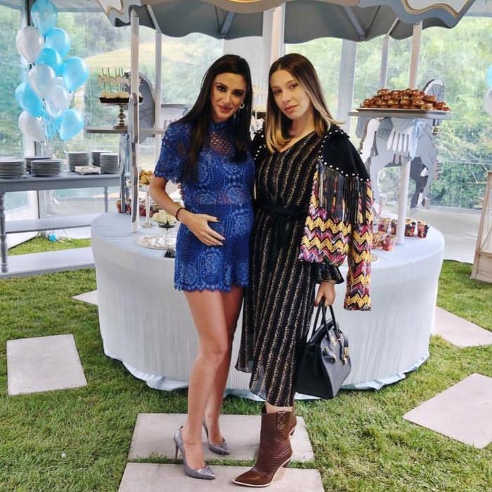 Aslıhan Doğanın baby shower partisine ünlüler akını...