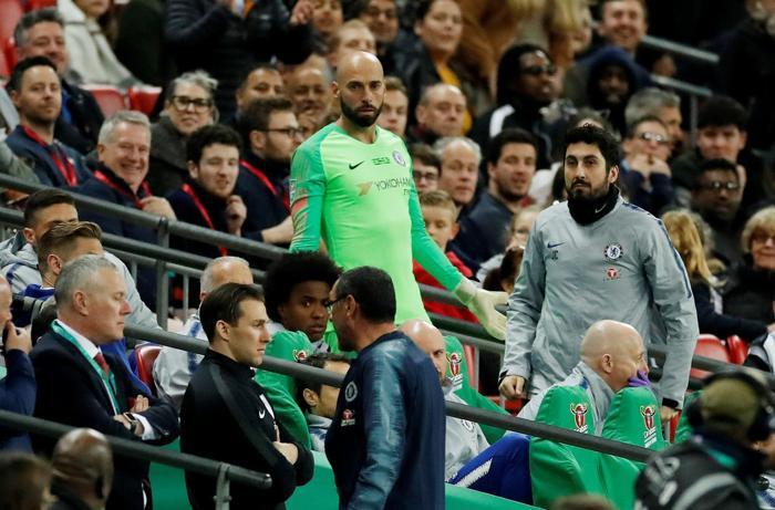 Carabao Cup finalinde büyük skandal Maurizio Sarri ile Kepa Arrizabalaga kavga etti