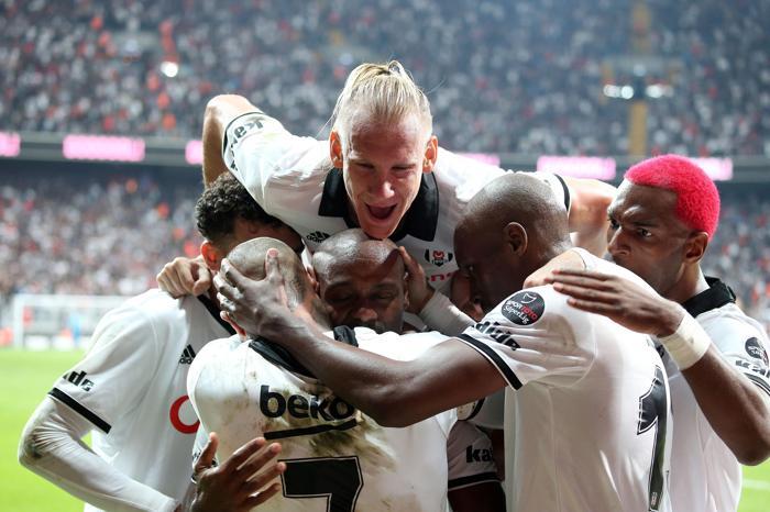 Gecenin sorusu (Serkan Akcan)