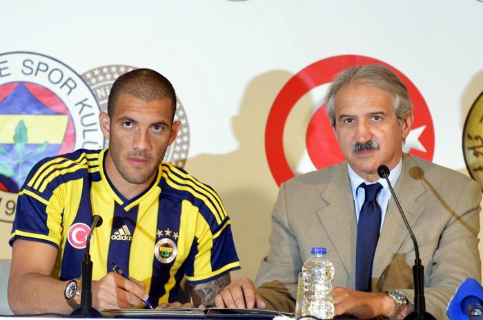Van Persie Fenerbahçeli taraftarları çıldırttı