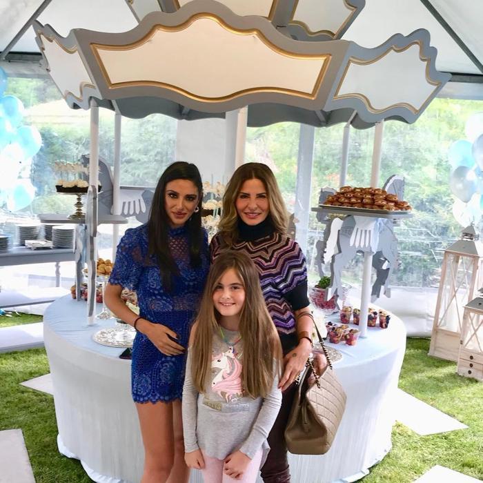 Aslıhan Doğanın baby shower partisine ünlüler akını...