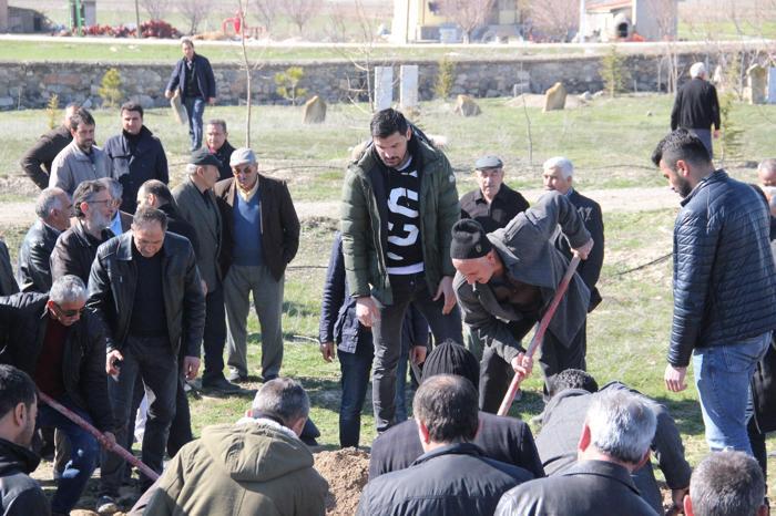 Eski milli futbolcu Önder Turacının acı günü