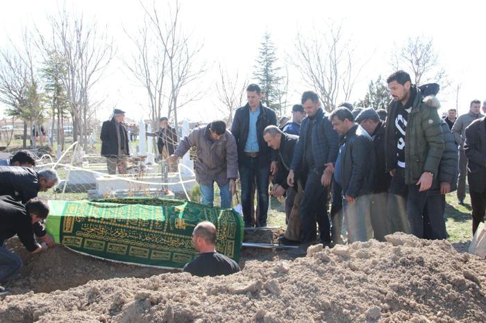 Eski milli futbolcu Önder Turacının acı günü