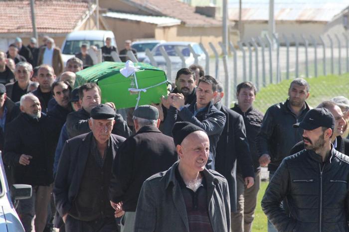 Eski milli futbolcu Önder Turacının acı günü