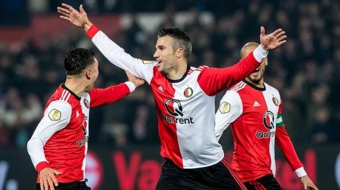 Van Persie Fenerbahçeli taraftarları çıldırttı