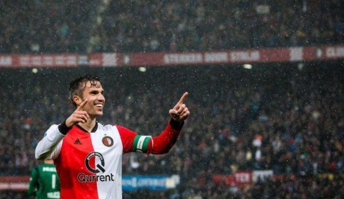 Van Persie Fenerbahçeli taraftarları çıldırttı