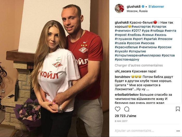 Futbolcu kocasını maçtan önce bastı