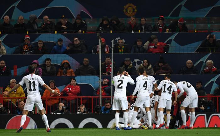 Di Mariadan Manchester United tribünlerine: F.. off