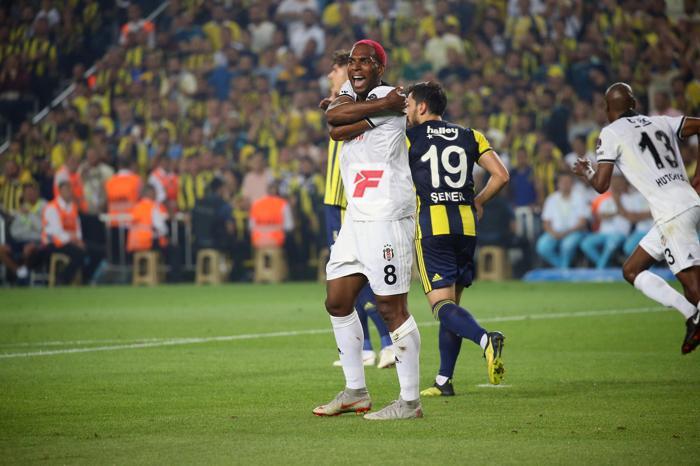 Fenerbahçe - Beşiktaş maçından kareler