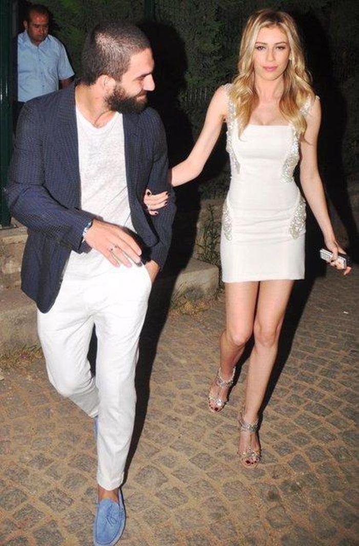 Arda Turana, Sinem Kobal tazminatı