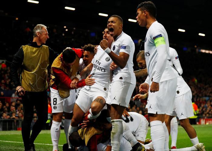 Di Mariadan Manchester United tribünlerine: F.. off