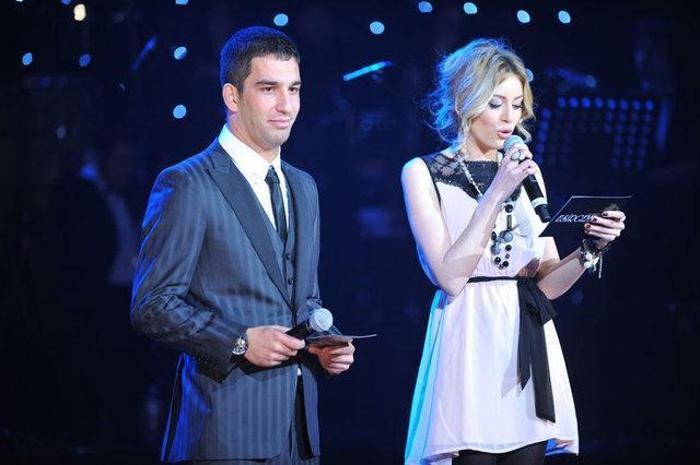 Arda Turana, Sinem Kobal tazminatı
