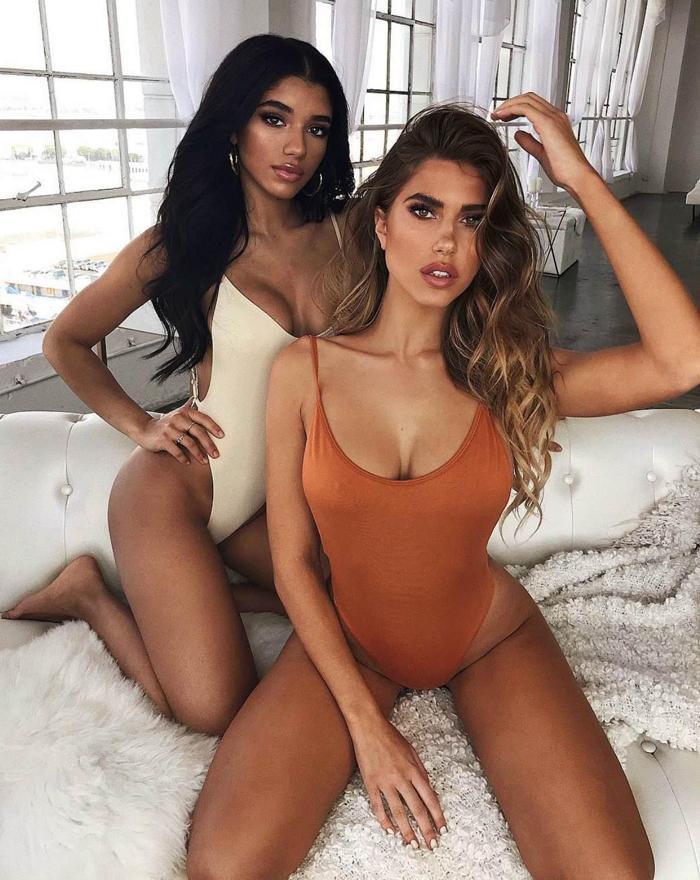 Kara Del Toro dekoltesiyle geceye damga vurdu