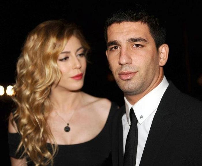 Arda Turana, Sinem Kobal tazminatı