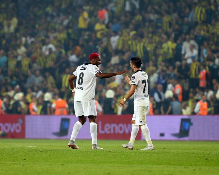 Fenerbahçe - Beşiktaş maçından kareler