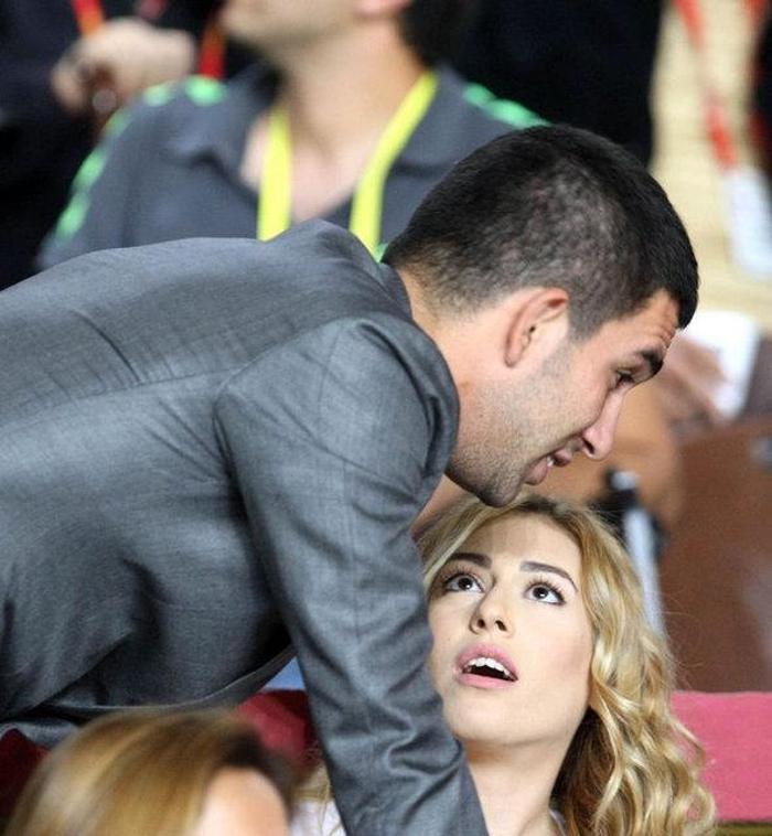 Arda Turana, Sinem Kobal tazminatı