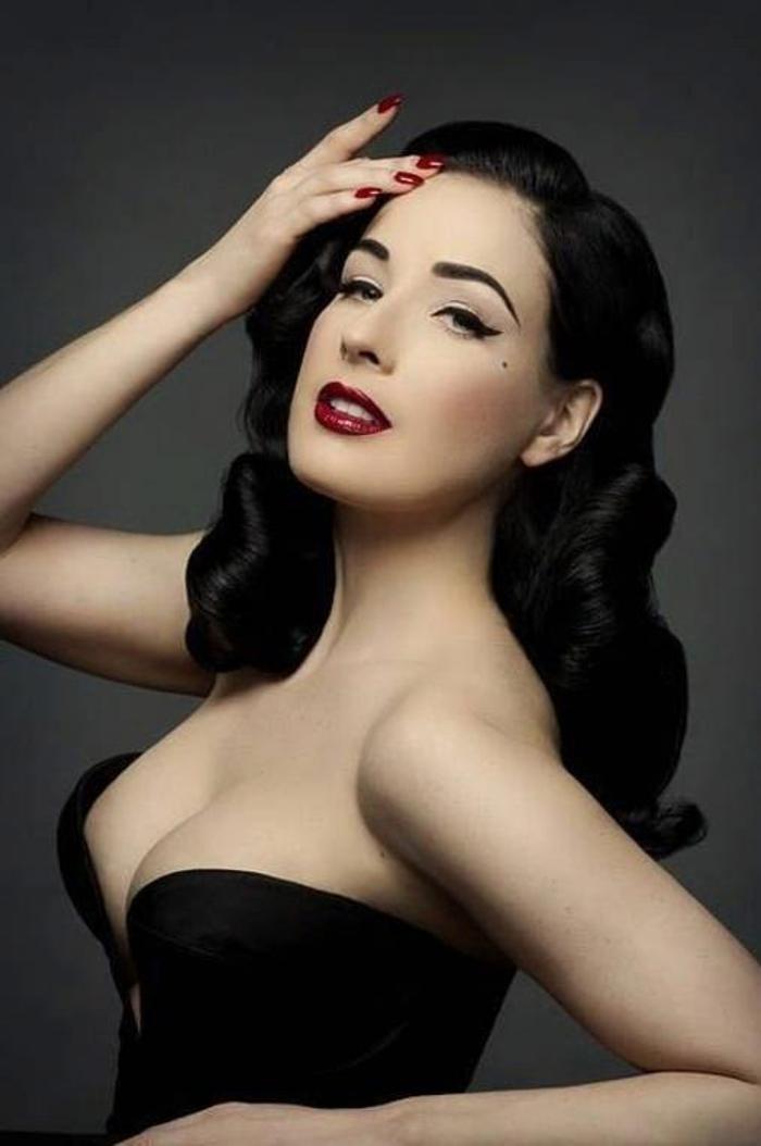 Dita Von Teese 46 yaşına girdi