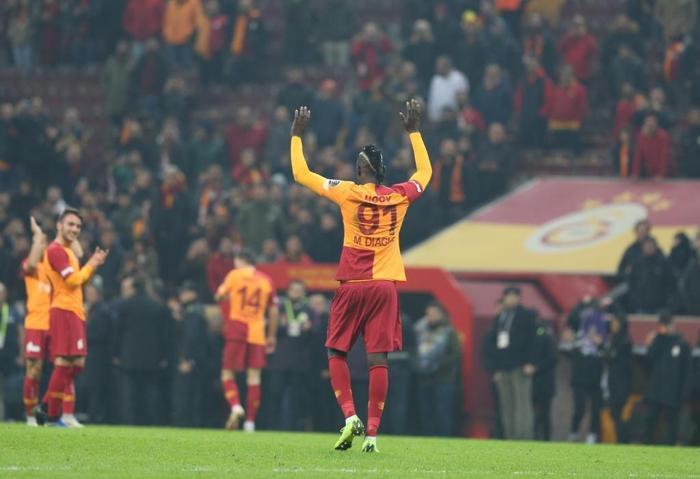 Gecenin sorusu (Ergun Ata)