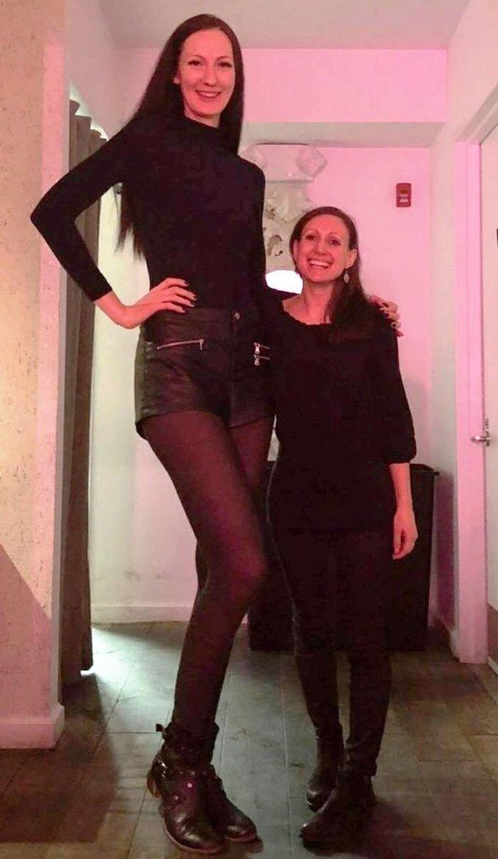 Dünyanın en uzun bacaklı modeli Ekaterina Lisina seçildi